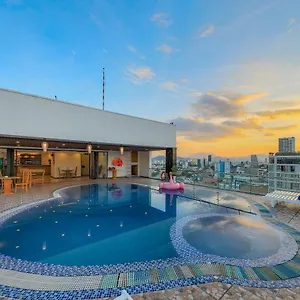 4* Hotel Merry Land
